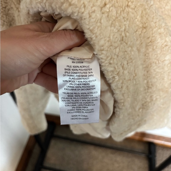 Pendleton Cream Sherpa Jacket with Blue Plaid Trim - Picture 5 of 6